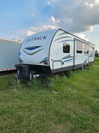 2018 Outback ultra-lite 290UBH 33'