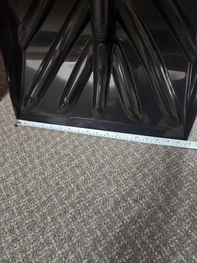 Snow Shovels- Brand New 18"Inch in Outdoor Tools & Storage in Mississauga / Peel Region - Image 6