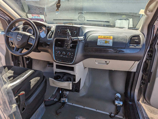 Van adapté 2016 dans Autos et camions  à Laval/Rive Nord - Image 2
