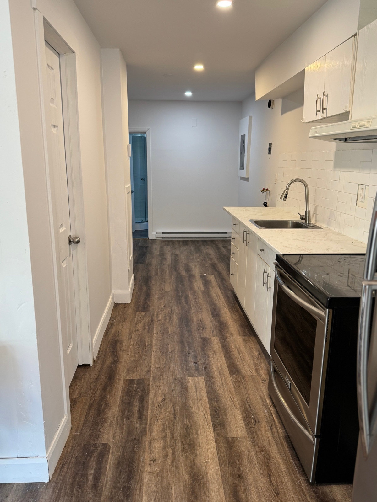 Grand 4½, 2 ch., Viau/Jean-Talon, électros inclus, disponible — photo 2