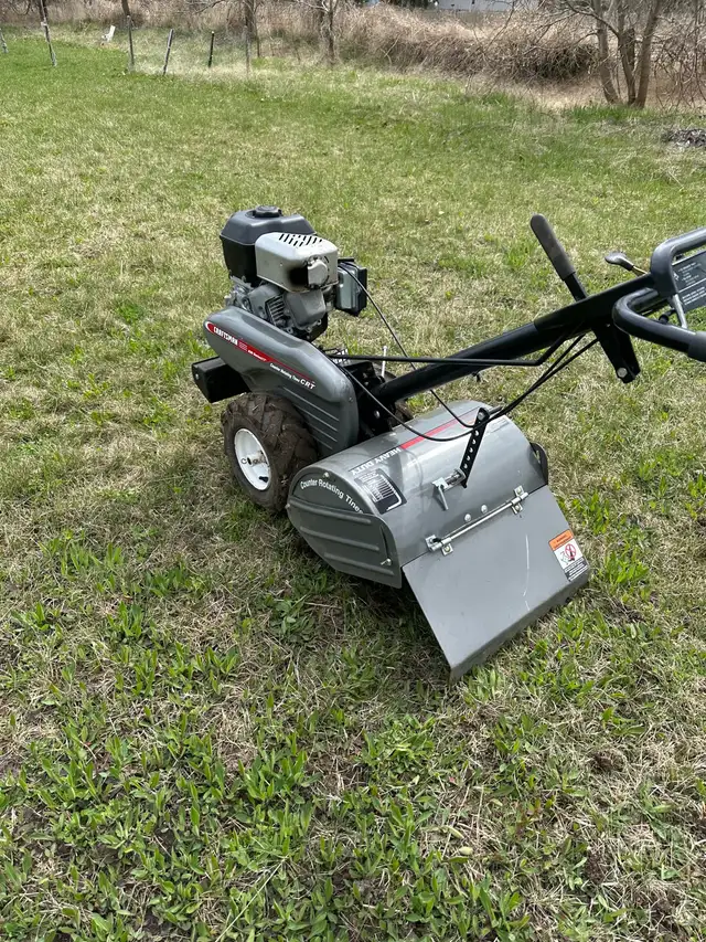 Rototiller/garden in Outdoor Tools & Storage in Oshawa / Durham Region - Image 2