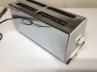 Four Slice Electric Toaster.