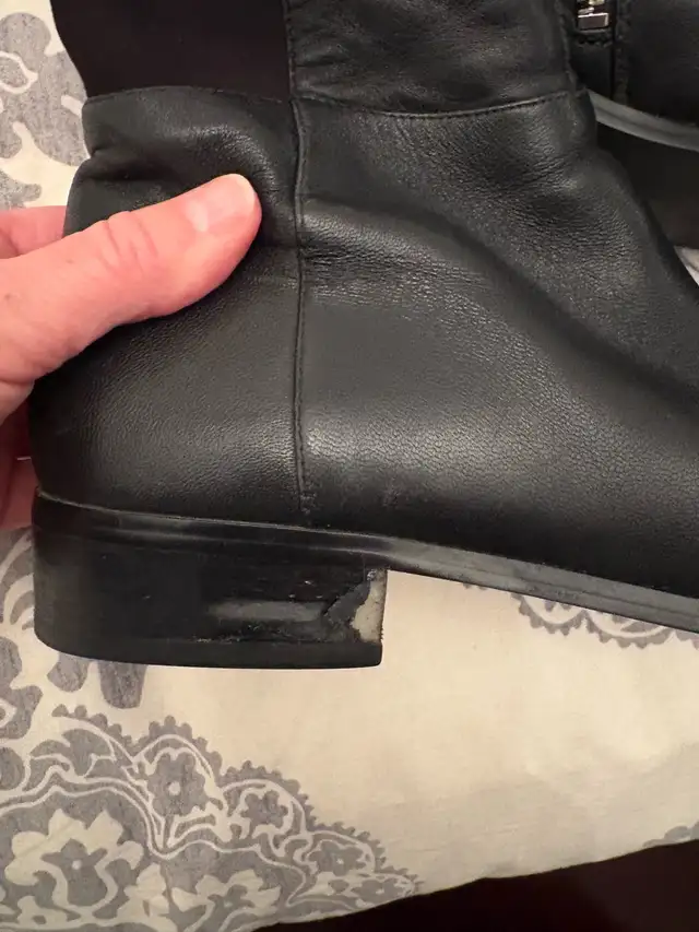 Michael Kors Boot in Women's - Shoes in Mississauga / Peel Region - Image 7