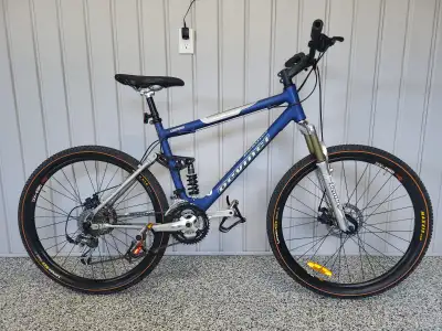 Bicyclette de montagne de marque De Vinci., View more