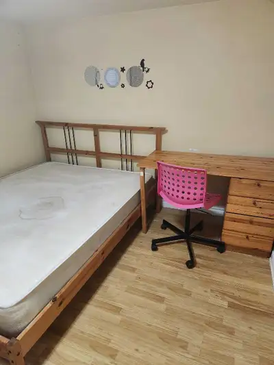 Near Kennedy station Share washroom Private room