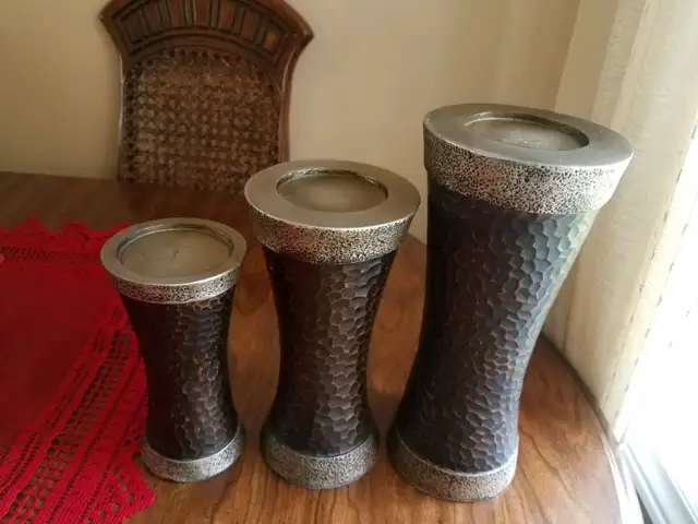 Set Of 3 Candle Painted Wine Glass Crackle Stem Candle Holder in Home Décor & Accents in Oshawa / Durham Region - Image 3