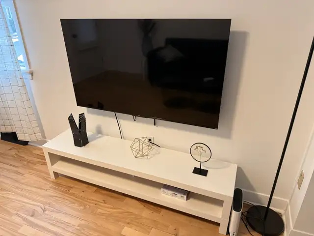 Ensemble TV Roku TCL  55po + rack mur + meuble TV in TVs in Drummondville - Image 2