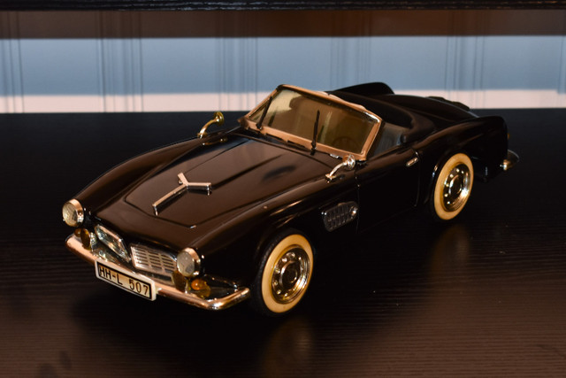 1/18 Scale Vintage Tin Friction Cars – Corvette, T-Bird, BMW 507 in Arts & Collectibles in Bedford - Image 4