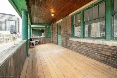 This bright and modern 2-bedroom, 1-bathroom student sublet is available from September to December...