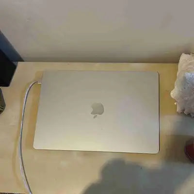 Barely used MacBook… price VERY negotiable. Reselling it because I only watch movies on it (don’t re...