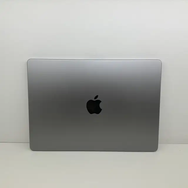 Apple MacBook Pro 14" 2021 - M1 Pro 512GB/16GB - No Power in Laptops in City of Toronto - Image 7