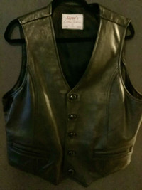 Men’s leather vest…new..sz Medium..smoke free