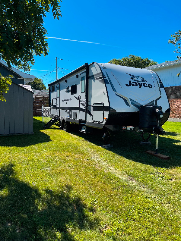 Roulotte 30 pieds JAYCO Jay Feather 24BH 2022     ( BUNK BED) dans VR et caravanes  à Sept-Îles - Image 2