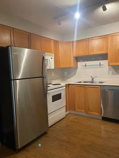 Affordable Beautiful Private rooms located Downtown Calgary. Location: Downtown, Calgary Available:...