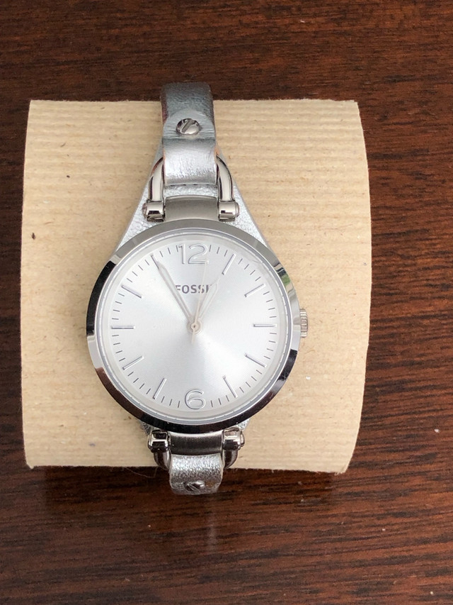 FOSSIL Watch with Leather Band in Jewellery & Watches in City of Toronto