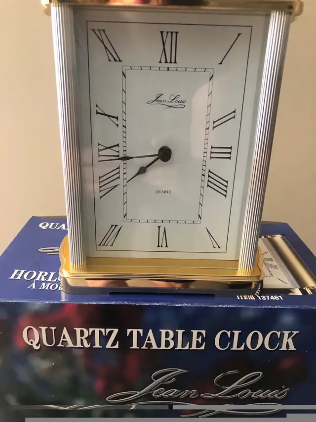 Quartz table clock in Home Décor & Accents in Mississauga / Peel Region - Image 3