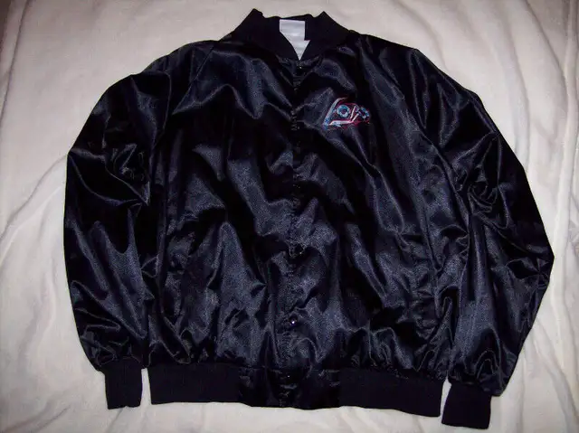 Lobo "Bite Me Fan Boy" Jacket Large in Arts & Collectibles in Edmonton - Image 3