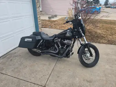 2015 dyna fxdb Beautiful bike, great ride,always maintained and ready for a new home. Sweet package...