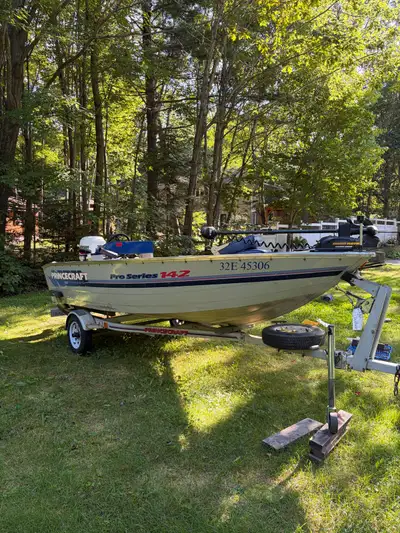 Selling my 1995 Princecraft Springbok Pro Series 142 powered by a Johnson 35hp. This package is in g...