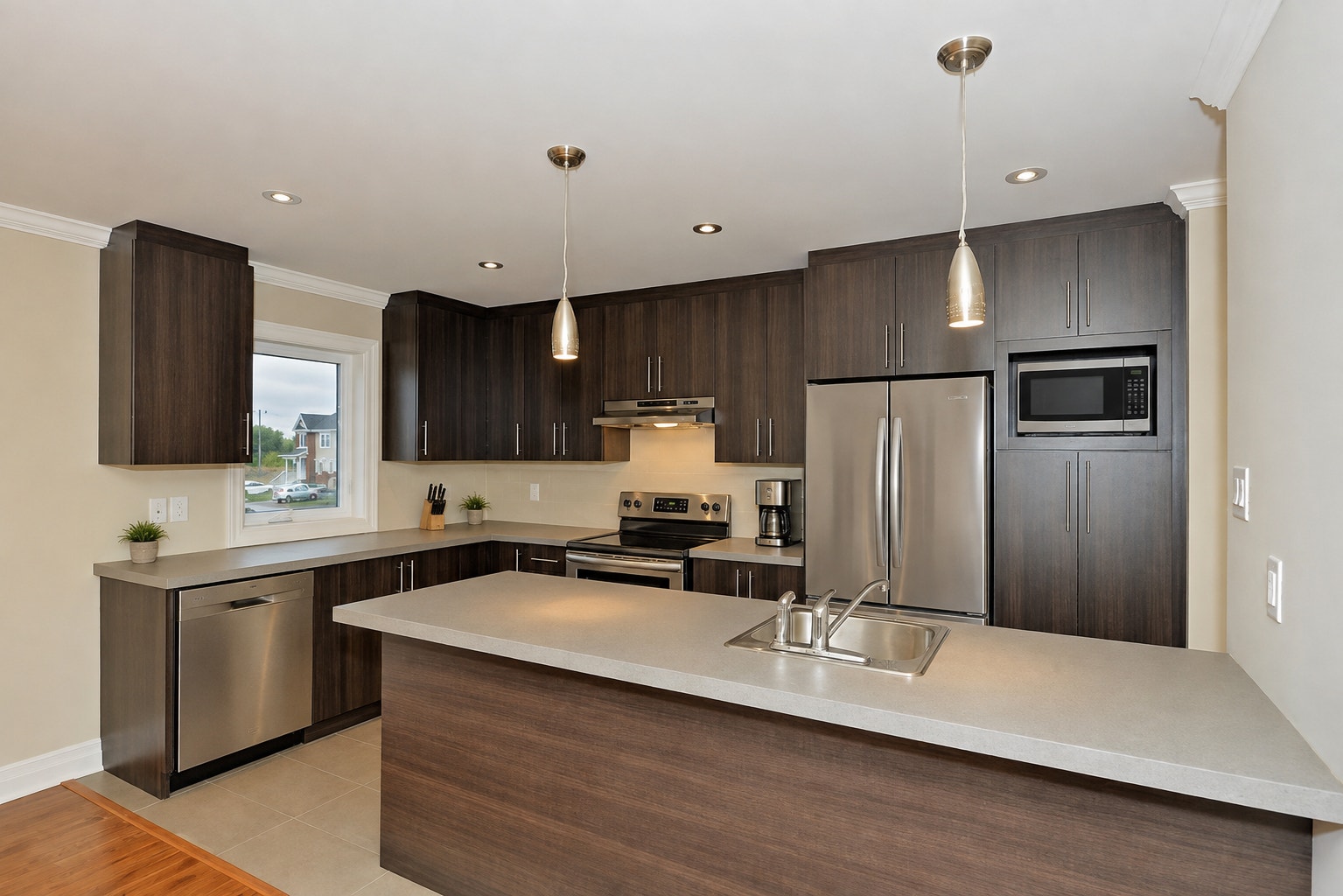 5 ½ À LOUER À SAINT-RÉMI – 873 AVENUE DES JARDINS — photo 2