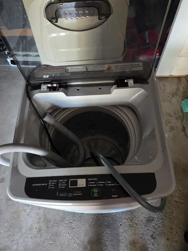 Black and Decker Compact Portable Washer in Washers & Dryers in City of Toronto - Image 2