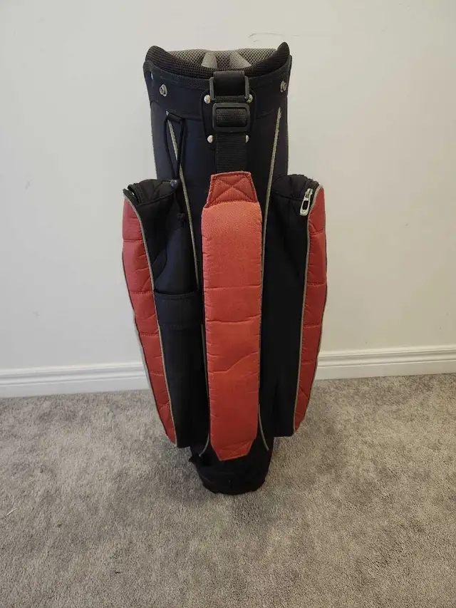 Nike 14 Way Single Strap Golf Cart Bag (READ) in Golf in Oshawa / Durham Region - Image 5