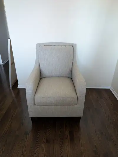 Fauteuil rembourré/ Upholstered Armchair, View more