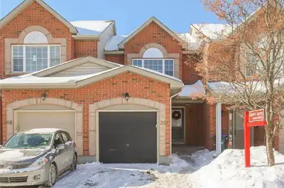 Available June 7th - August 31st Two bedrooms are available for sublet in Alta Vista at the intersec...