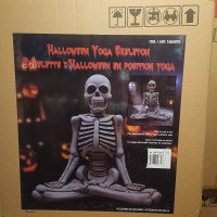 Halloween Yoga Skeleton Squealed Halloween en position Yoga Skel