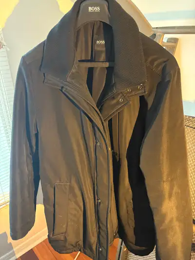 BOSS CLASSIC OVER COAT . MAGNIFICENTLY CLASSY LOOK VERY STYLISH COAT MUST SEE SIZE 40 . 42'' IF WEAR...