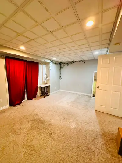 Master Bedroom with shared bathroom and walkout basement Separate washroom for Rent with furniture –...