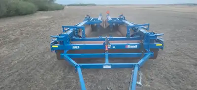 2023 model, used in 3500 acres this year. Still has warranty. Was pulled with 280hp FWA tractor. Ver...