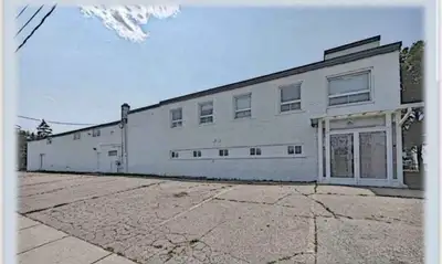 5 office room available for rent. $850+tax Internet included Downtown brampton Text- 6 4 7.. 613- 6...