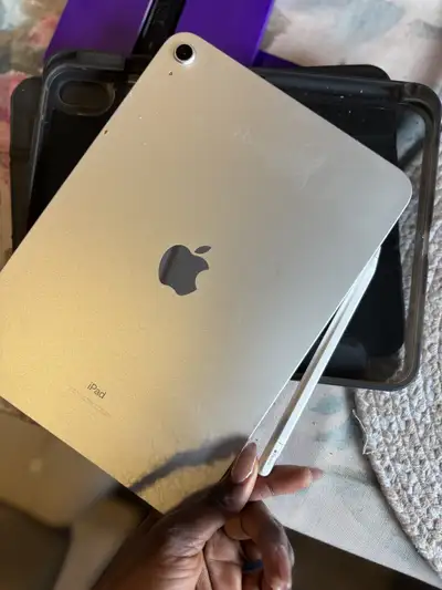 iPad 10th generation  silver with Apple Pencil Usb-c, View more