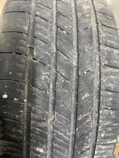 Used Michelin defender all season tires slight cracks 13 /18 build date 6-7/32 thread left 125 .00