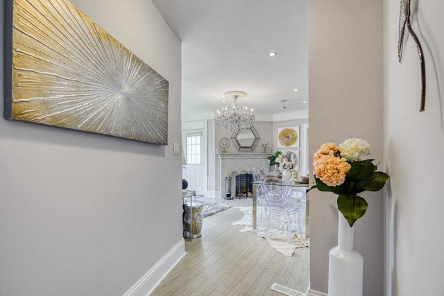Prime Location Beautiful House 3Bd, 1Washroom, 1 Parking in Long Term Rentals in City of Toronto - Image 4