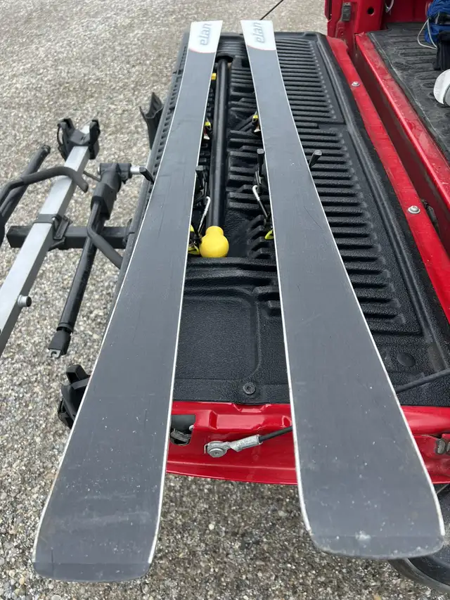Used Elan 176cm skis with Rossignol Bindings in Ski in Calgary - Image 3