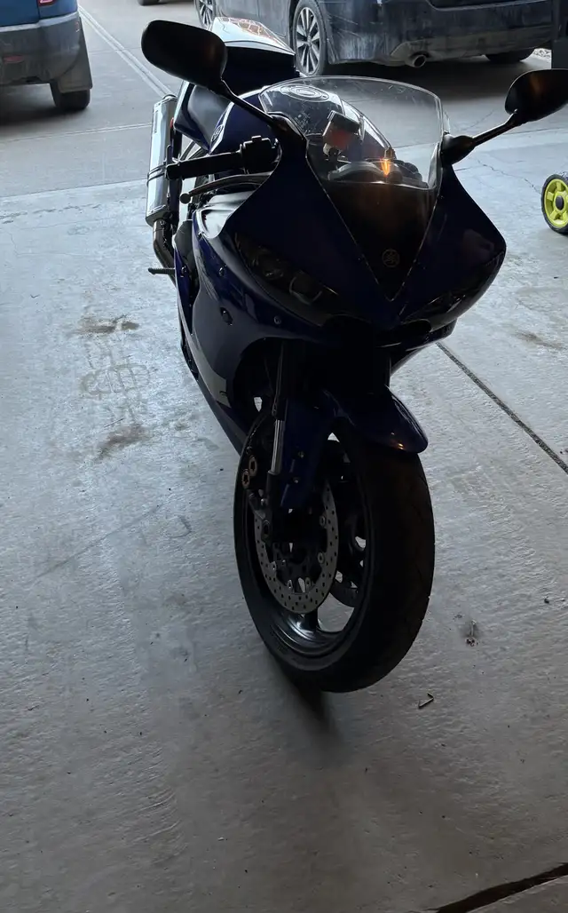 2005 Yamaha r6 5000km in Sport Bikes in Strathcona County - Image 9