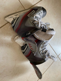 Bauer kids hockey skates size 5 shoes size 6