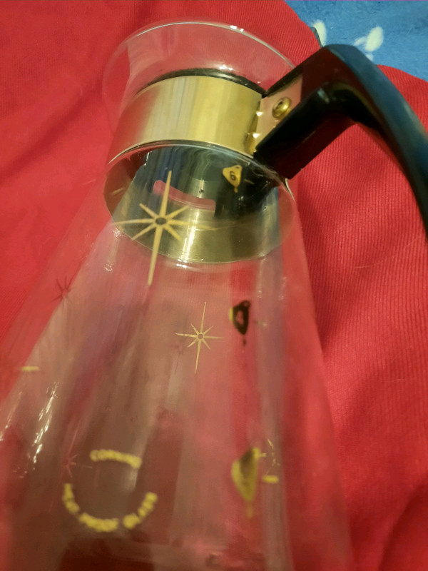 Corning coffee carafe, vintage, excellent condition $5 in Kitchen & Dining Wares in New Glasgow