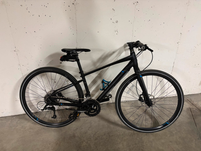 Vélo hybride Marin Fairfax SC5 dans Randonnée, ville et hybrides  à Laval/Rive Nord