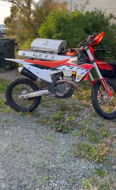 2023 ktm Xcf-350 The bike has 80 hours on it and it has a brand new top end and brand new battery wi...