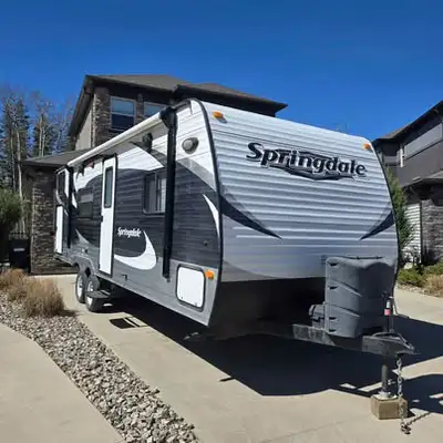 2015 Keystone Springdale 260 Travel Trailer. Clean, well cared for trailer ready for camping, season...