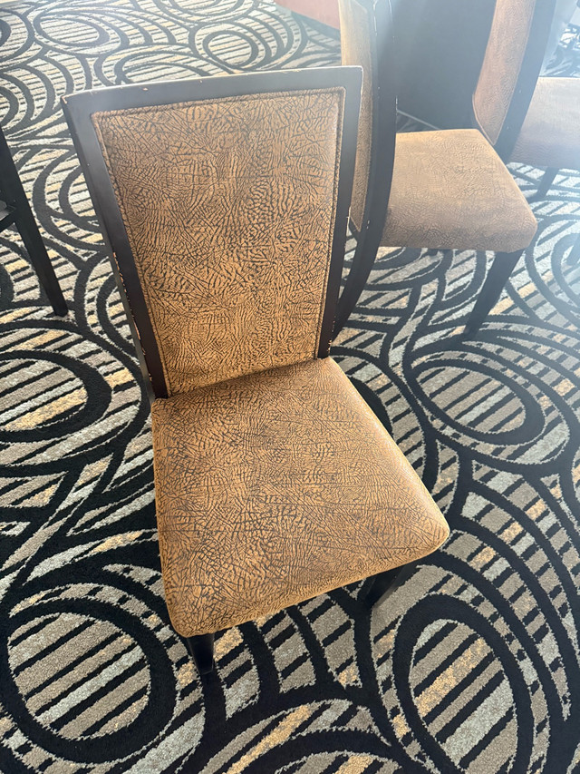 chairs and tables in Other Tables in Owen Sound - Image 4