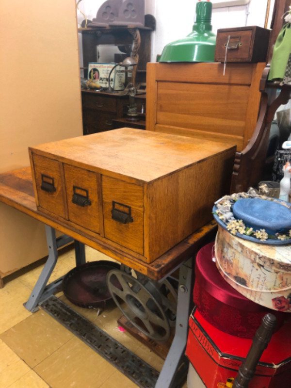 Antique solid oak file cabinet in Arts & Collectibles in Kingston - Image 2