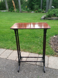 VINTAGE SMALL MAHOGANY SIDE TABLE - PARKER PICKERS -