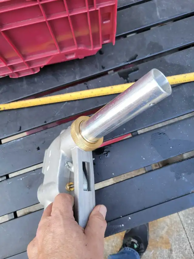 Automatic Fueling Nozzle Die Cast Aluminum Sprayer Gun Dispensin in Hand Tools in Windsor Region - Image 7