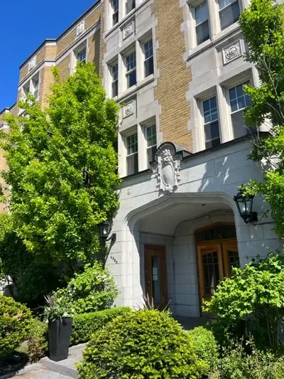 3 bedroom in historic Westmount building, heating included