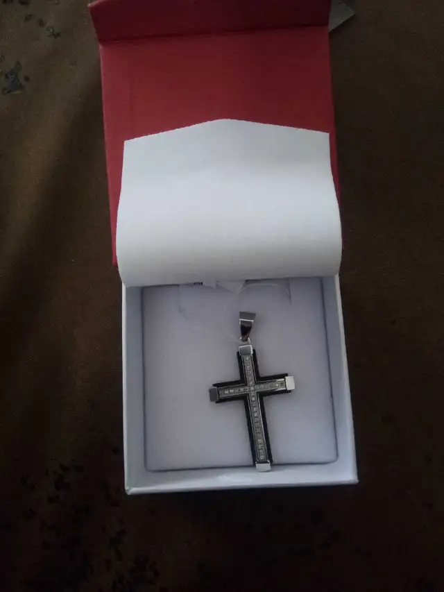 Real diamond pendant594617691034757121