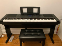 ***YAMAHA DGX-660 PORTABLE GRAND **** LIKE NEW****